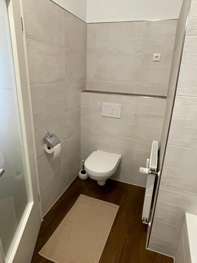 Erfbnb - 40Qm Apartment Mit Kueche, Bad, Schlaf-Wohnzimmer In Erfurt Sued - Stadnah- Wlan Exterior foto